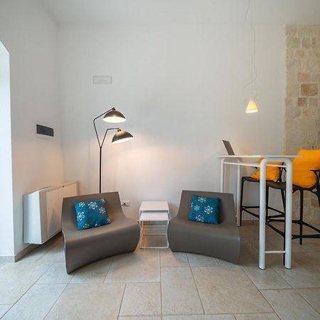 Вилла Private Pool & Parking Donna Lina Конверсано Экстерьер фото