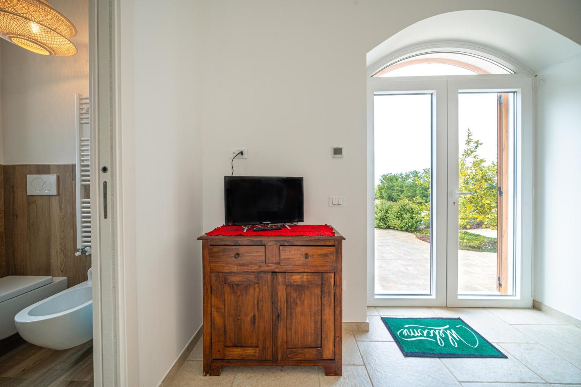 Вилла Private Pool & Parking Donna Lina Конверсано Экстерьер фото