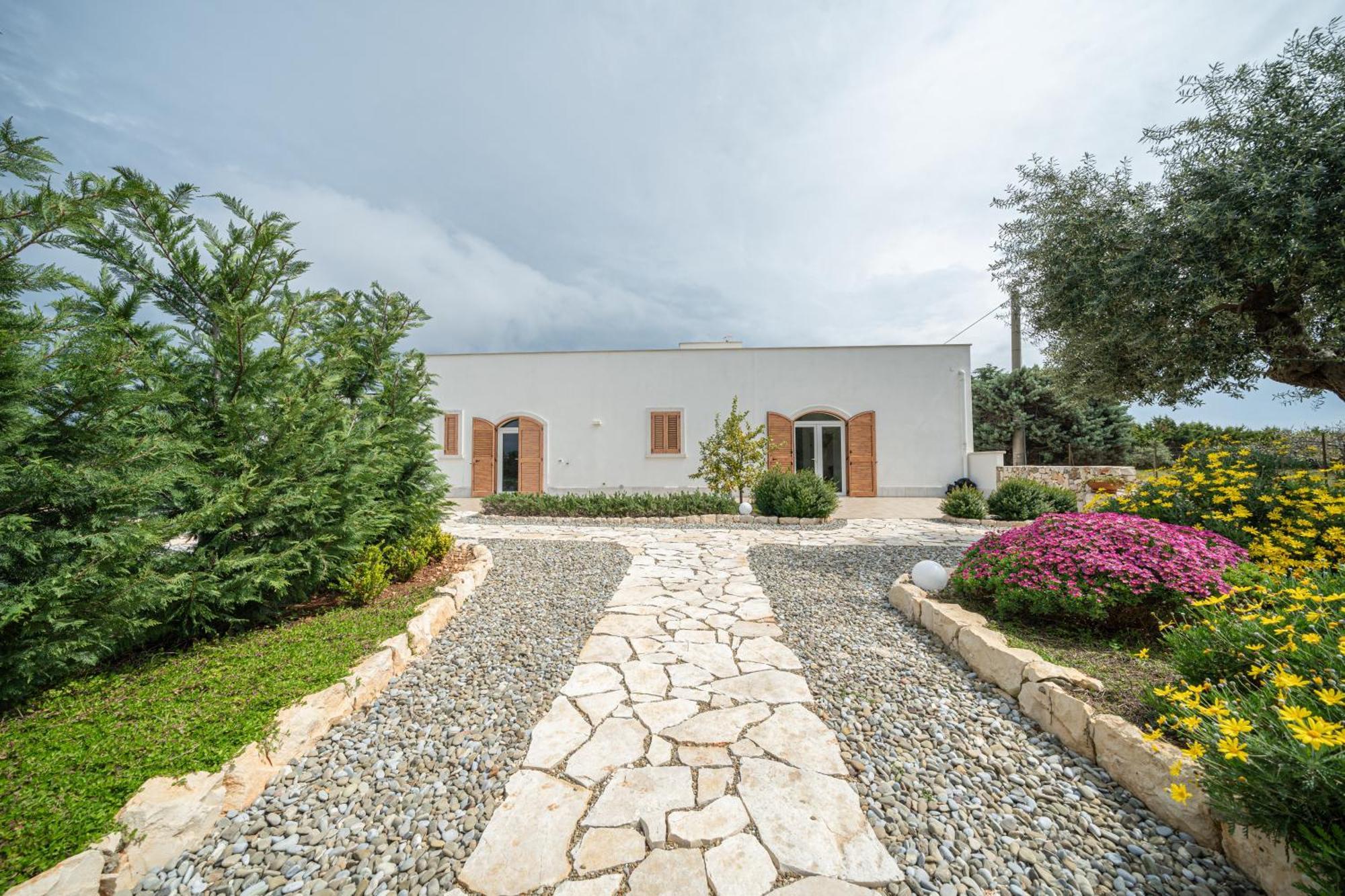 Вилла Private Pool & Parking Donna Lina Конверсано Экстерьер фото
